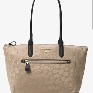Michael Kors Kelsey Tan Tote Bag Nwot